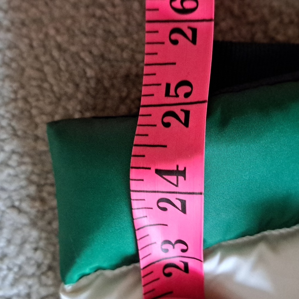 BARBIE x HBC Women's Reversible Puffer Jacket - Picture 5 of 8
